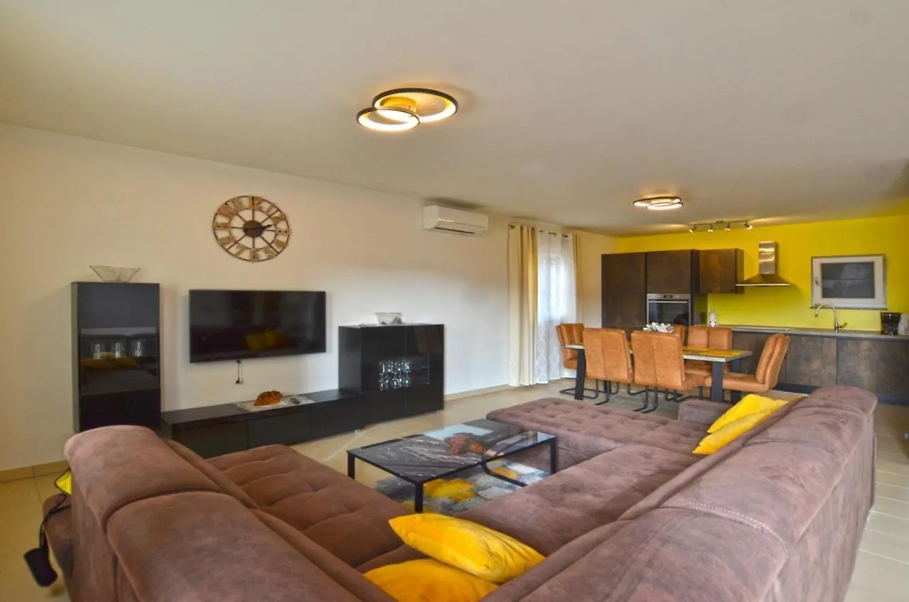 Emilio Apartment contacts